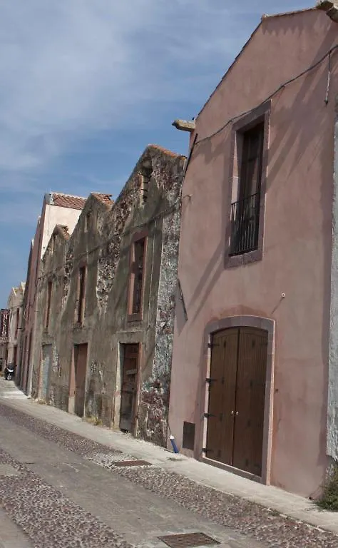 Bosa Guest House 2*,